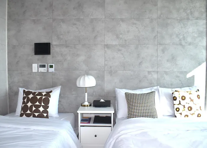 Hotel Raviens-elliy's *